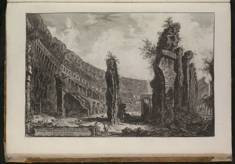 Grabado de Piranesi con el interior en ruinas del anfiteatro, testimonio de la historia del Coliseo romano