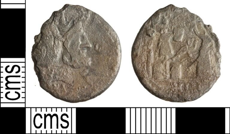 Moneda romana de bronce con la cabeza bifronte de Jano, dios sin equivalente griego