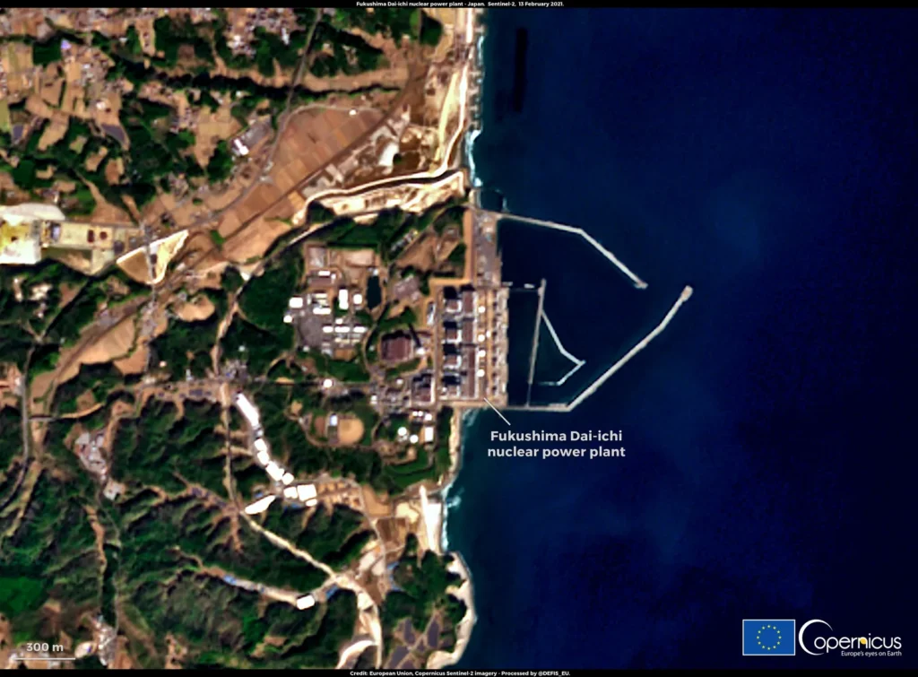 Vista satelital de la planta nuclear de Fukushima Daiichi, en la costa este de Japón