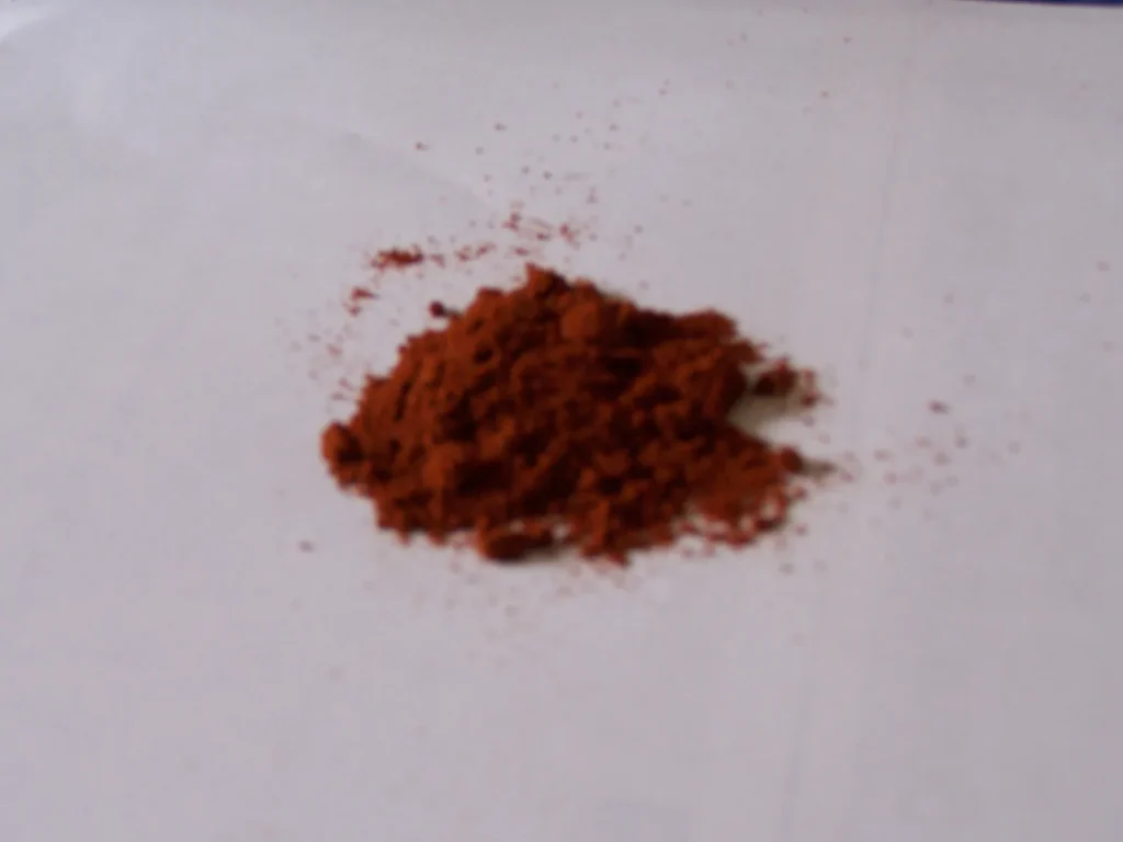 Pimentón en polvo, hecho de pimientos secos y molidos, el ingrediente americano que le dio al chorizo su color rojo